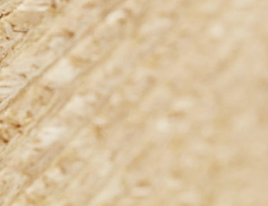 OSB-Platten mit grober Spanstruktur, stabil und vielseitig einsetzbar für Bau- und Innenausbauprojekte.